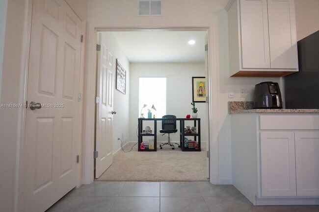 Building Photo - 10770 SW Vasari Way