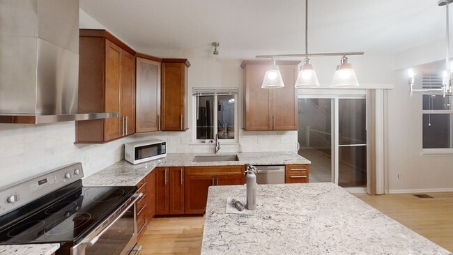 Building Photo - 10156 E Avondale Cir