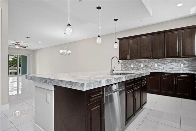 Building Photo - 7114 Edison Pl