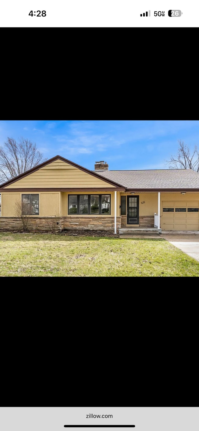 Building Photo - 525 Pettit Ave