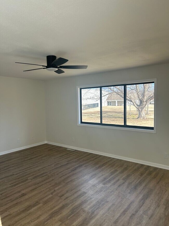 Building Photo - 1208 N Brunswick Ln