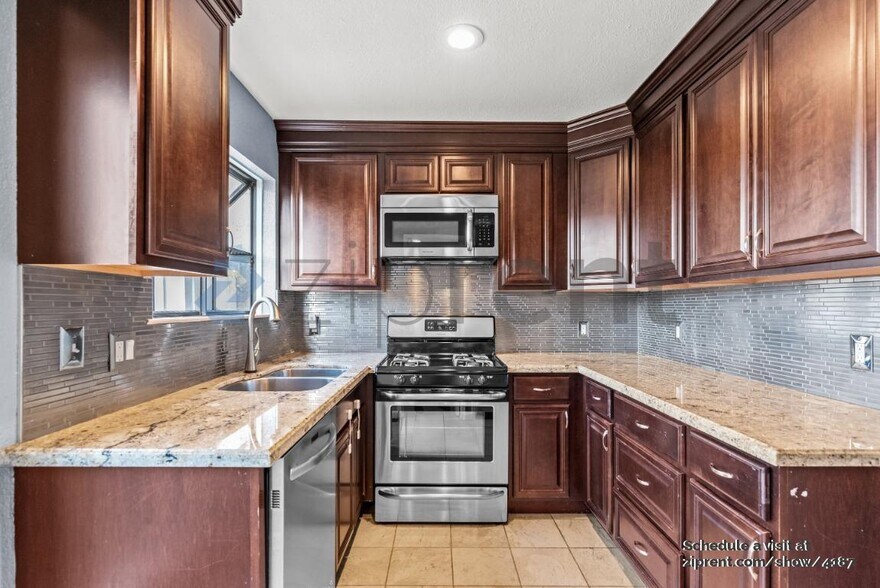Building Photo - 2189 Hogan Dr