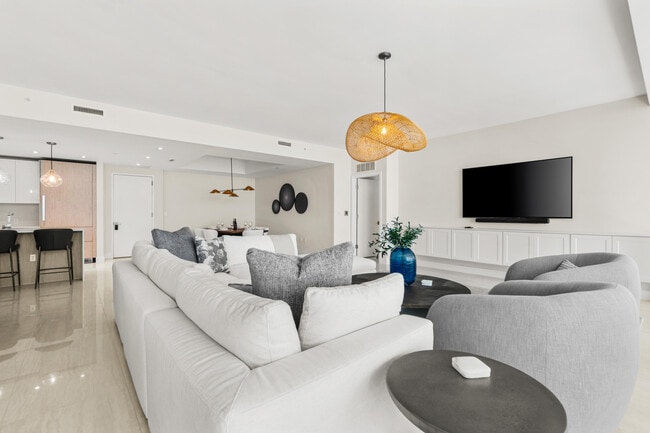 Building Photo - 3100 N Ocean Dr