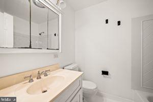 Building Photo - 132 Pinecrest Ln