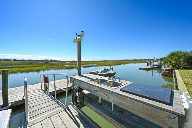 Building Photo - 3482 Luvan Blvd