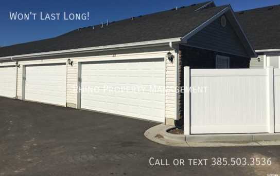 Building Photo - 452 S Tri Terra Ln