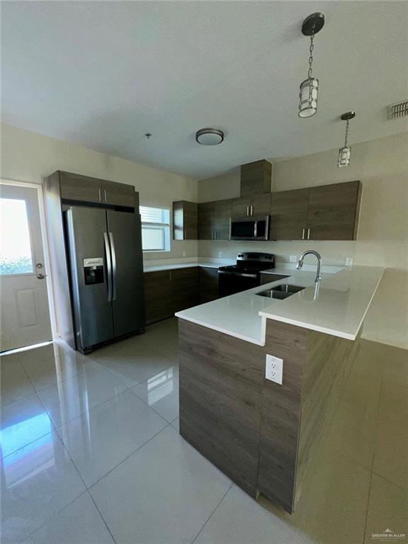 Building Photo - 20 Newport Ave