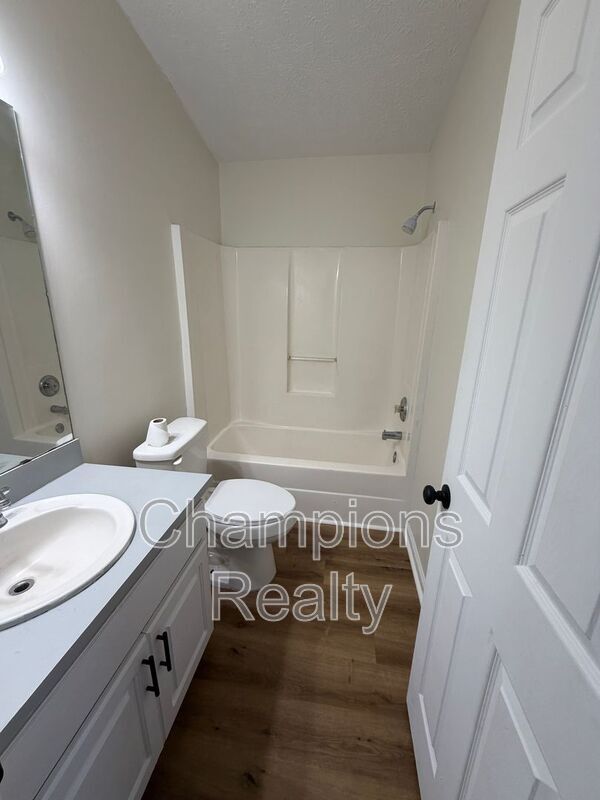 Building Photo - 1719 Celia Dr