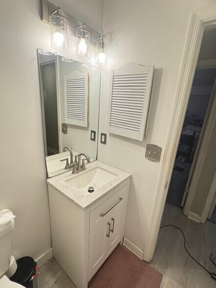 Building Photo - 414 Delaware Ave