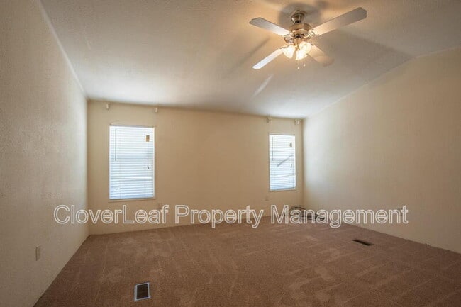 Building Photo - 359 E Zipp Rd