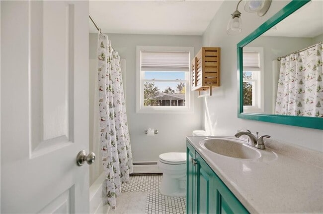 Building Photo - 102 Easton Ave