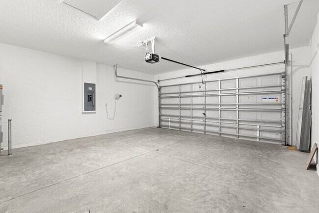 Building Photo - LIKE NEW 5 Bedroom Home for Rent in Shell Cove!