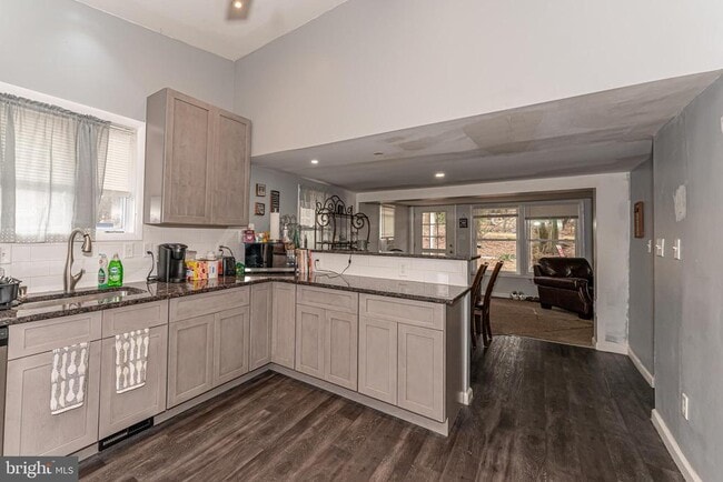 Building Photo - 801 Bethel Ave