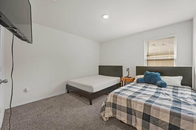 Building Photo - 287 Thoroughbred St