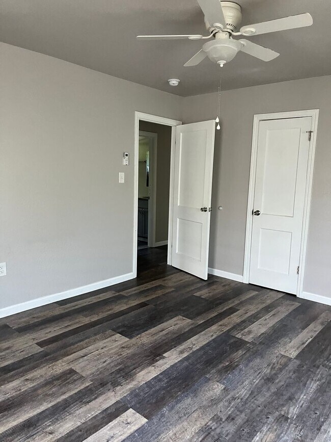 Building Photo - Spacious 3 Bed 1 bath home