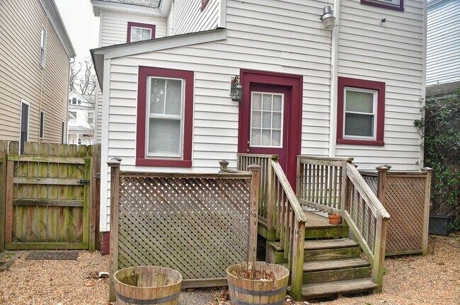 Building Photo - 55 Riverview Ave