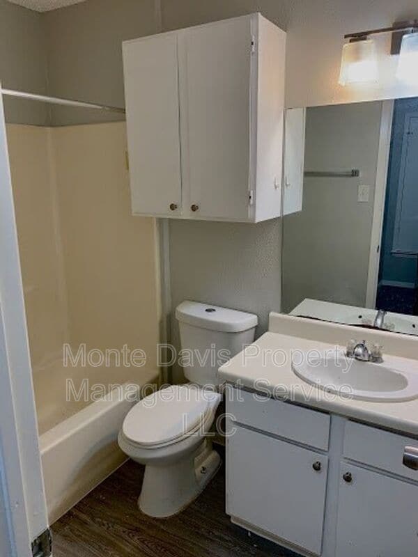 Building Photo - 11800 Alpheus Ave