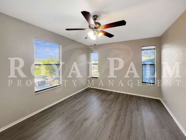 Building Photo - 2/1 Rental with W/D Hookups—Roses are Red, Lawns are Green, a Fenced Yard? That’s a Pet Lover’s D...