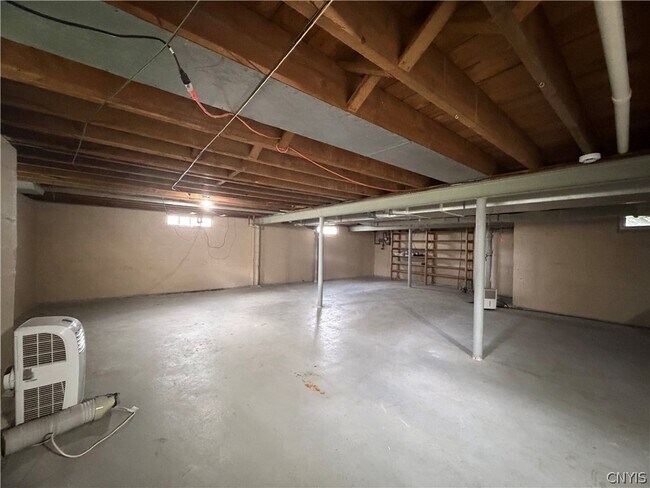 Building Photo - 50 New Hartford St