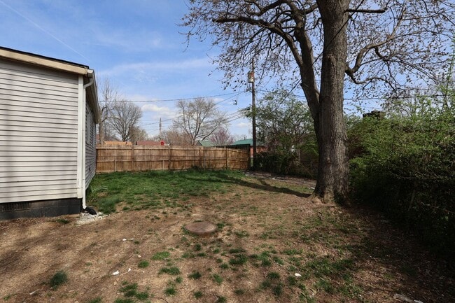 Building Photo - 308 Larkwood Dr
