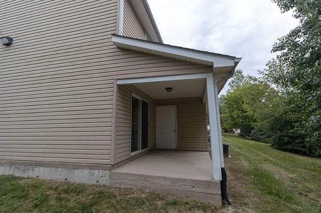 Building Photo - 1613 Citadel Dr