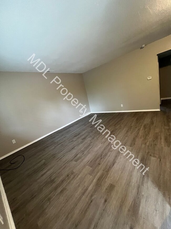 Building Photo - 2809 S Jefferson*