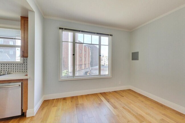 Building Photo - 465 Bellevue Ave