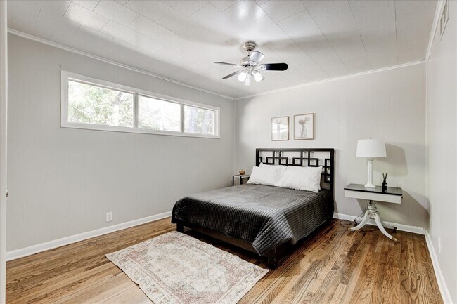 Building Photo - 3524 Corto Ave