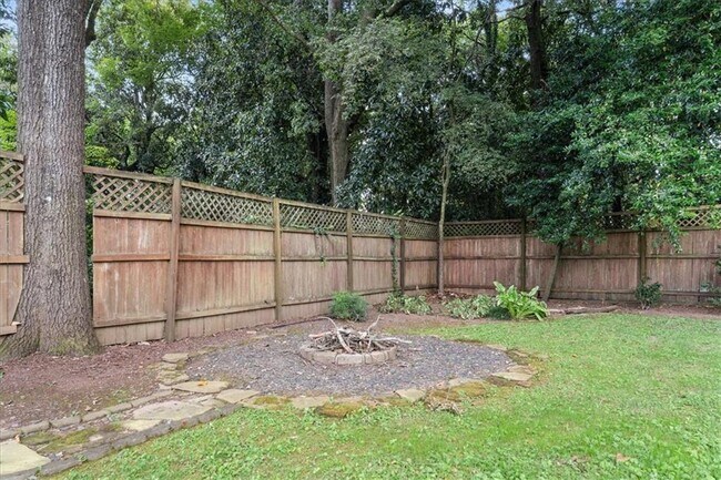 Building Photo - 259 Spence Ave SE