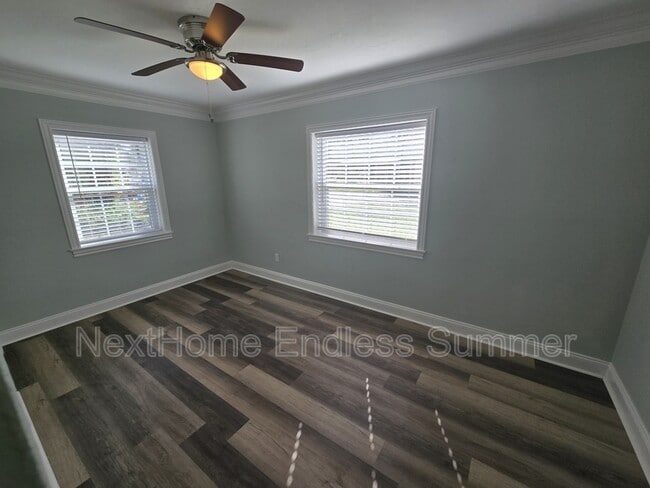 Building Photo - 4045 Bunnell Dr