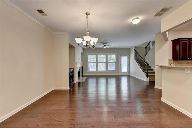 Building Photo - 2152 Greencrest Cir