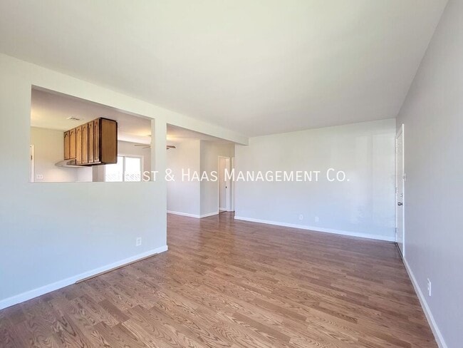 Building Photo - 3527 Pine Ave