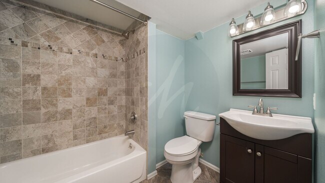 Building Photo - Four bedroom in Gatehouse Village with Fenced Yard and Views!