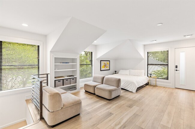 Building Photo - 5239 Edmondson Ave