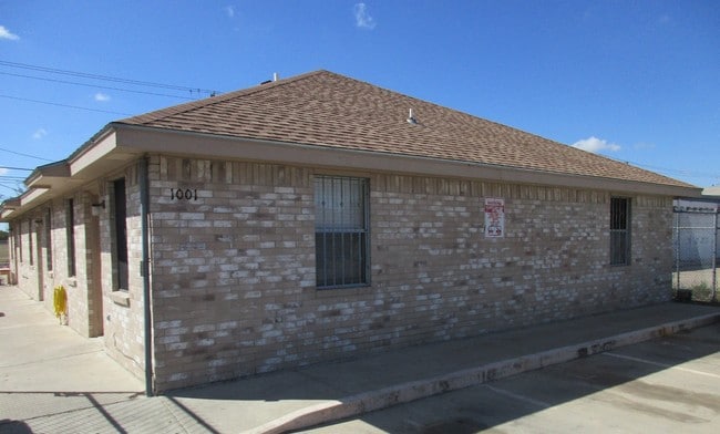 Building Photo - El Chaparral Apartment