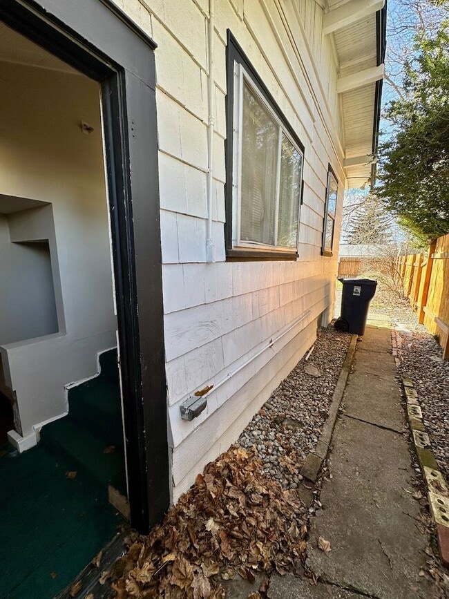 Building Photo - Ideally Located and Updated 3 Bed 1 Bath Spokane Home w/ Large Detached Garage/Shop Near Garland ...