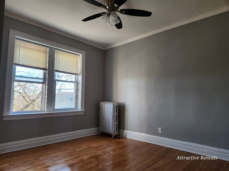 Building Photo - 658 E 81st St