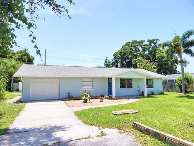 Building Photo - 2551 Yucca Rd