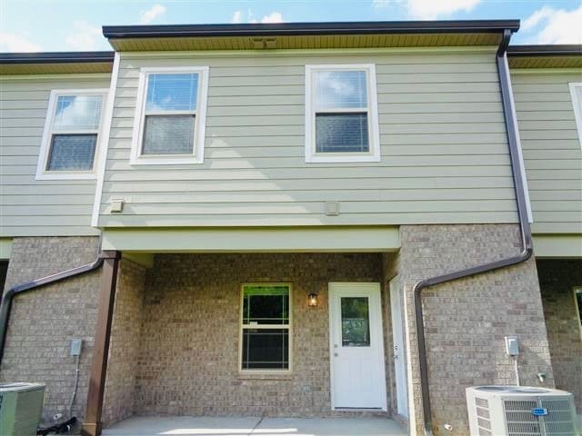 Rear view - 555 Gresham Ln