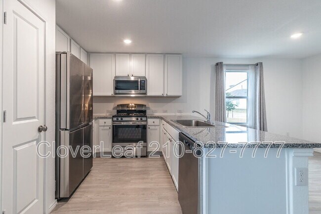 Building Photo - 6411 Bernardo Wy