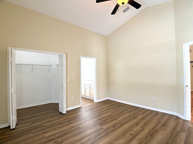 Building Photo - Lovely 4-Bed 2 Bath Pool Home in the Desirable Four Corners Area! Lawn Care & Pool Maintenance In...