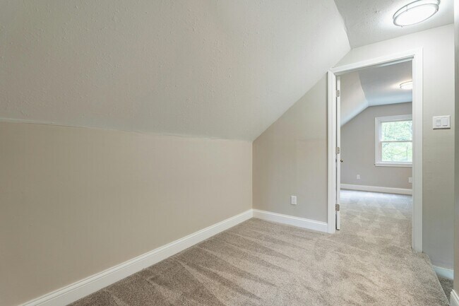 Building Photo - 2100 Delmore St