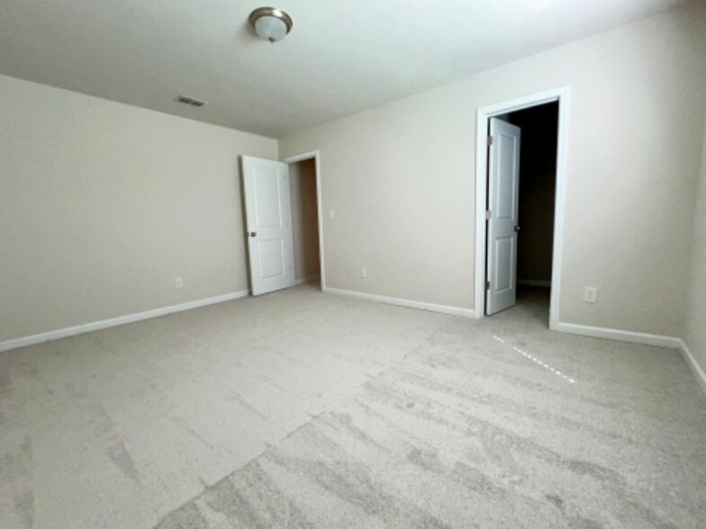 Building Photo - 349 Indian River Dr