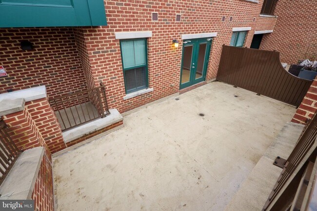 Building Photo - 2101 N Monroe St