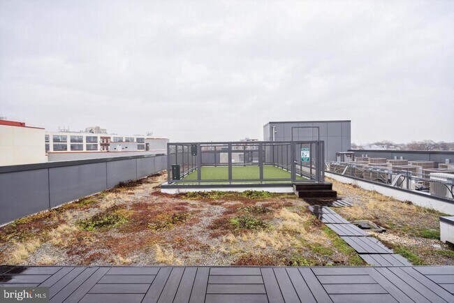 Building Photo - 1501 N 31st St