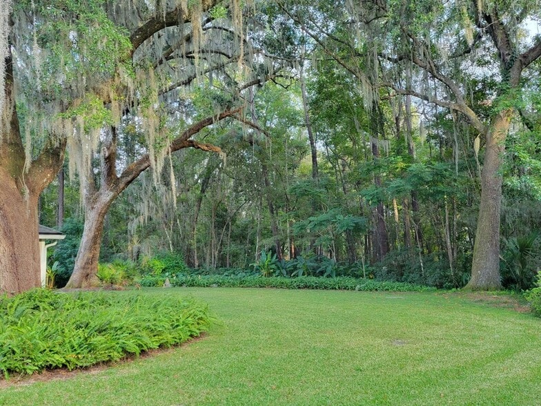 Spacious back yard - 4538 Palmetto Cove Ln