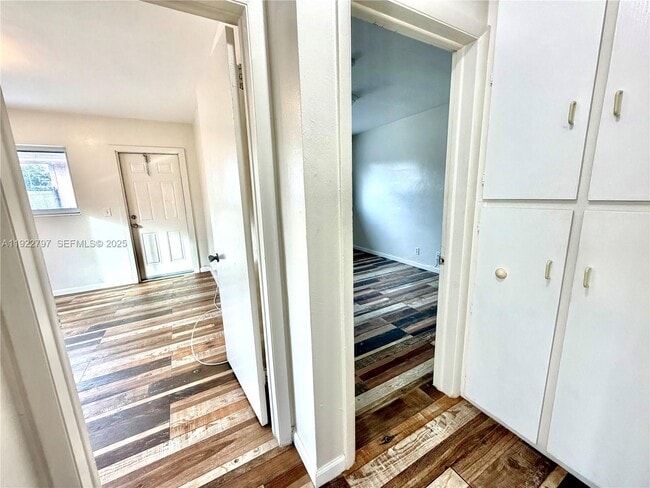 Building Photo - 1821 N 17th Ct