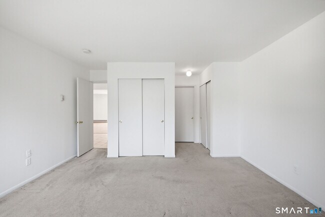 Building Photo - 255 Strawberry Hill Ave