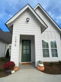 Building Photo - Fox Run Village Duette with Amenities