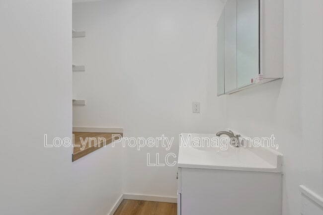 Building Photo - 822 Greene St